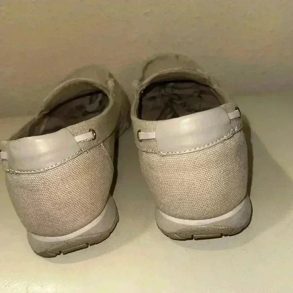 Skechers canvas loafers size 7 - Picture 6 of 7